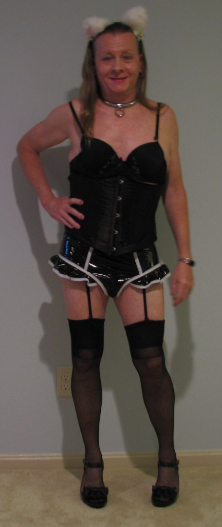 Chrisissy in corset - IMG_2079.JPG