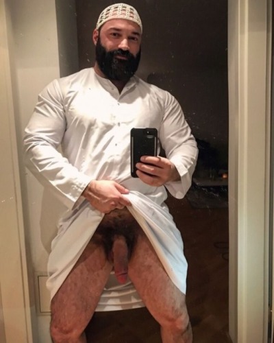 Muslim man cock.jpeg