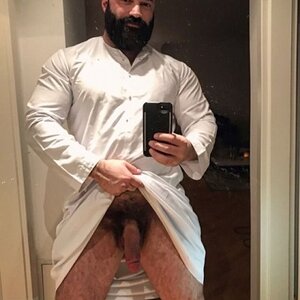 Muslim man cock.jpeg