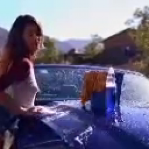 SOPHIA LEONE - 2015 - BUBBLE BUT CARWASH -