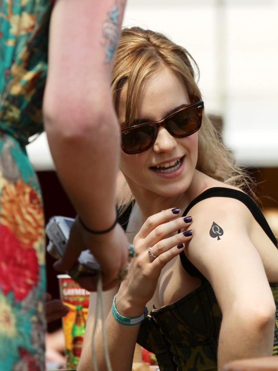 Emma-Watson-Reveals-A-Queen-Of-Spades-Tattoo-1 Darkwanderer picture